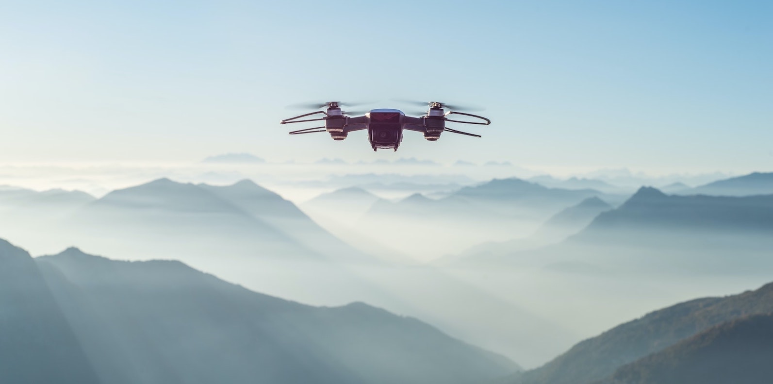 entreprise de drone à lyon et Paris - pilote de drone à lyon et paris - télépilote drone